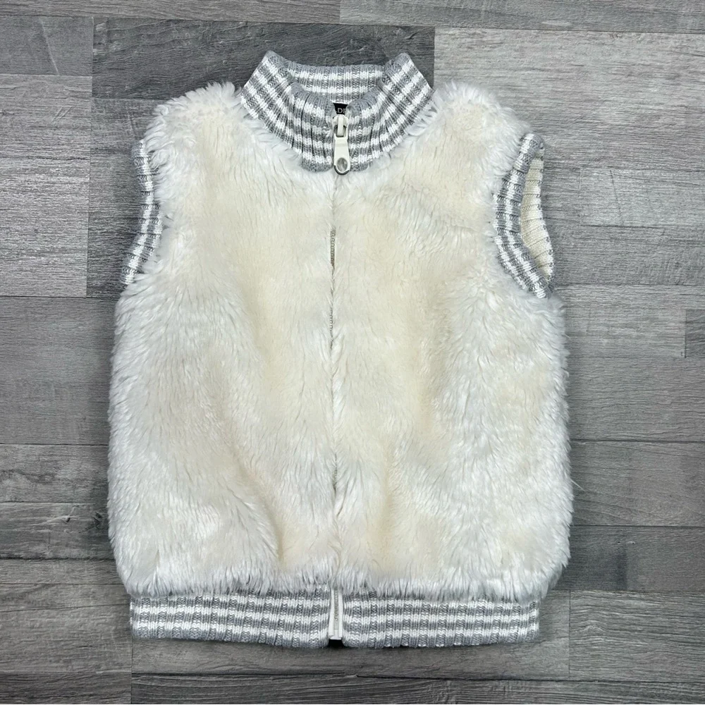 The Children's Place Toddler Girls Faux Fue Vest XS